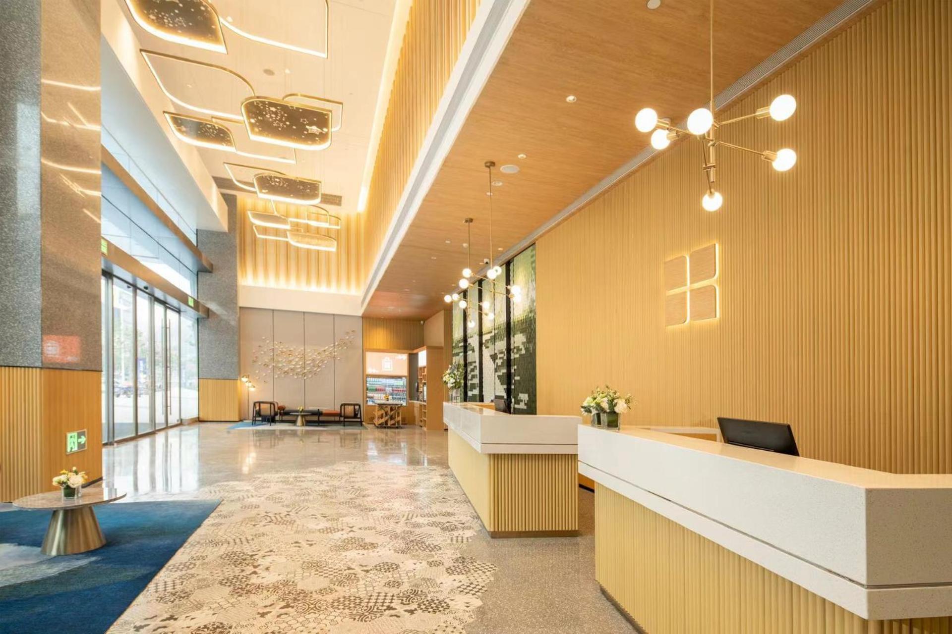 Hilton Garden Inn Shenzhen Airport,Enjoy 24-Hour One Way Free Delivery From Hotel To Shenzhen Baoan Airport On The Hour Exteriör bild