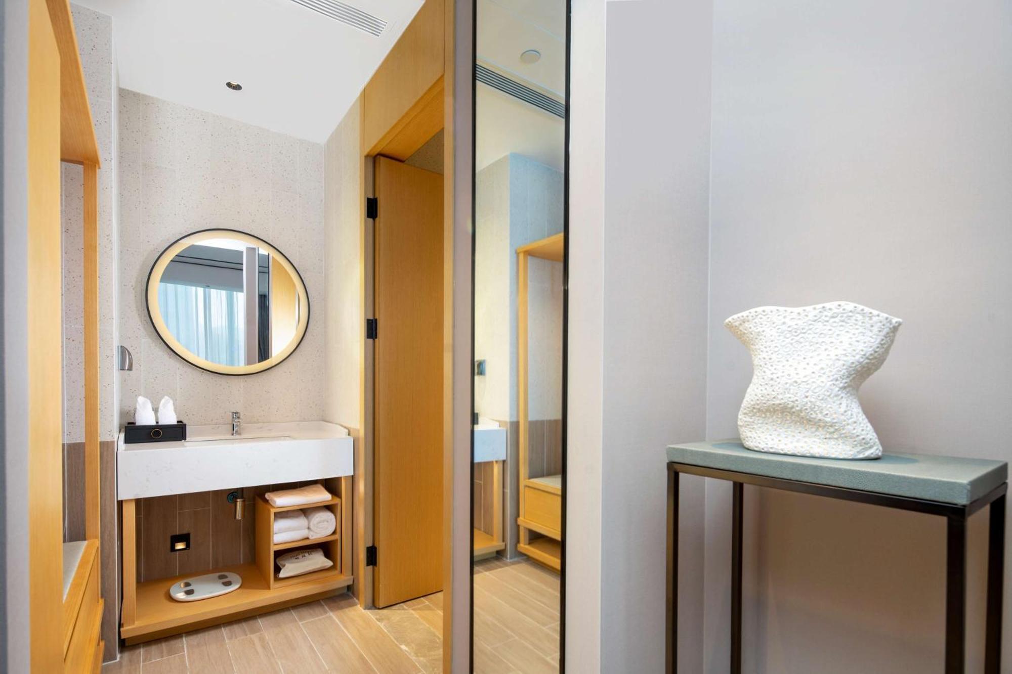 Hilton Garden Inn Shenzhen Airport,Enjoy 24-Hour One Way Free Delivery From Hotel To Shenzhen Baoan Airport On The Hour Exteriör bild