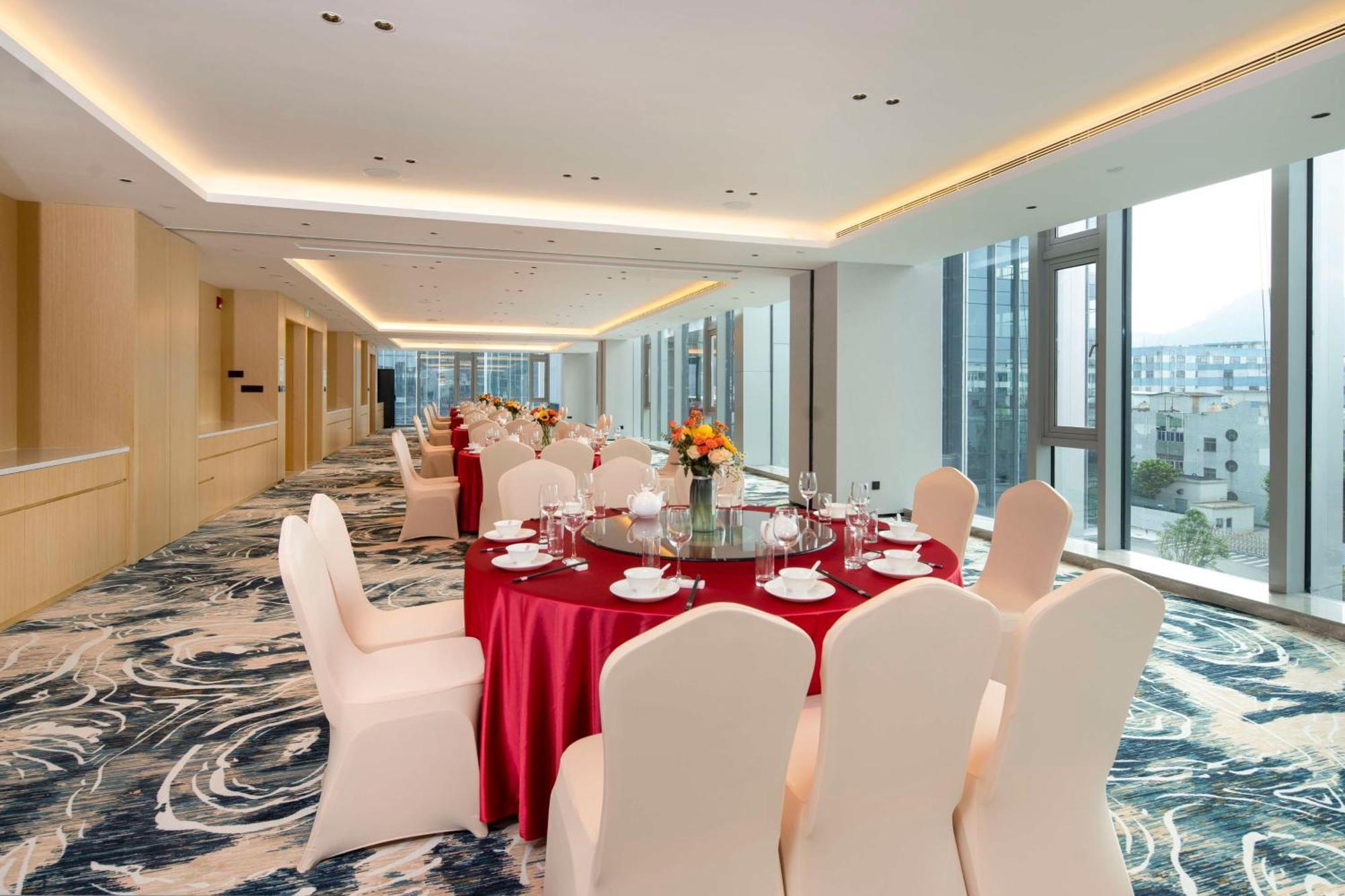 Hilton Garden Inn Shenzhen Airport,Enjoy 24-Hour One Way Free Delivery From Hotel To Shenzhen Baoan Airport On The Hour Exteriör bild