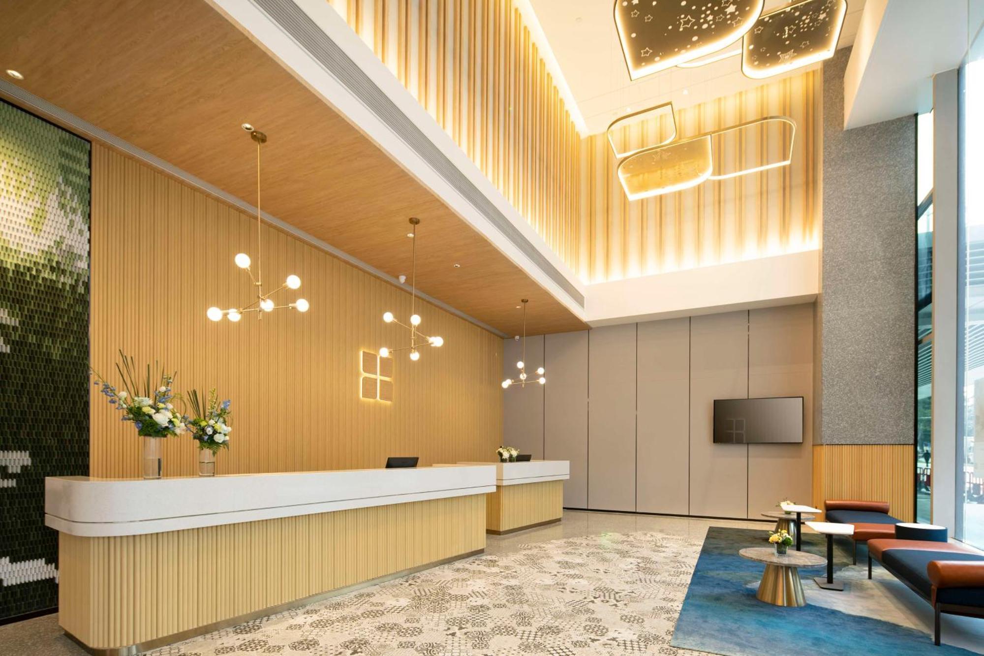 Hilton Garden Inn Shenzhen Airport,Enjoy 24-Hour One Way Free Delivery From Hotel To Shenzhen Baoan Airport On The Hour Exteriör bild