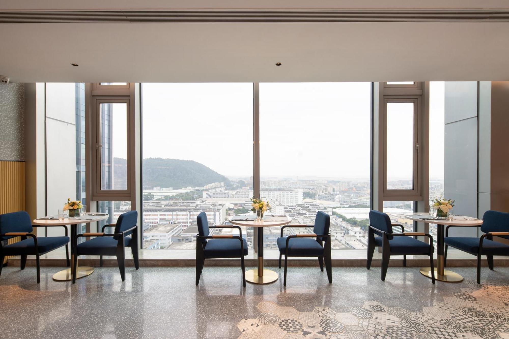 Hilton Garden Inn Shenzhen Airport,Enjoy 24-Hour One Way Free Delivery From Hotel To Shenzhen Baoan Airport On The Hour Exteriör bild